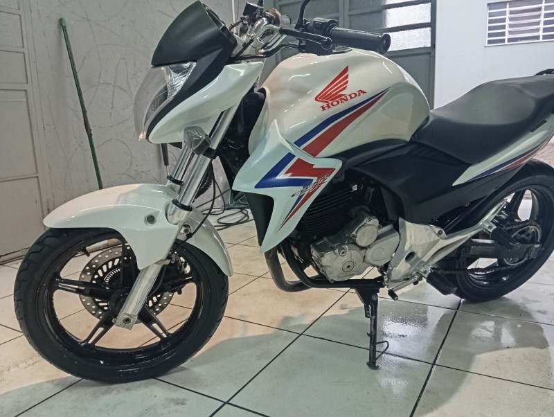CB 300R ABS - 2015 - CAXIAS DO SUL
