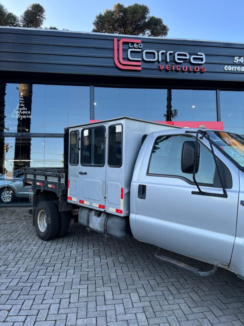 F-4000 TURBO (CUMMINS) 4X4 - 2011 - CANELA