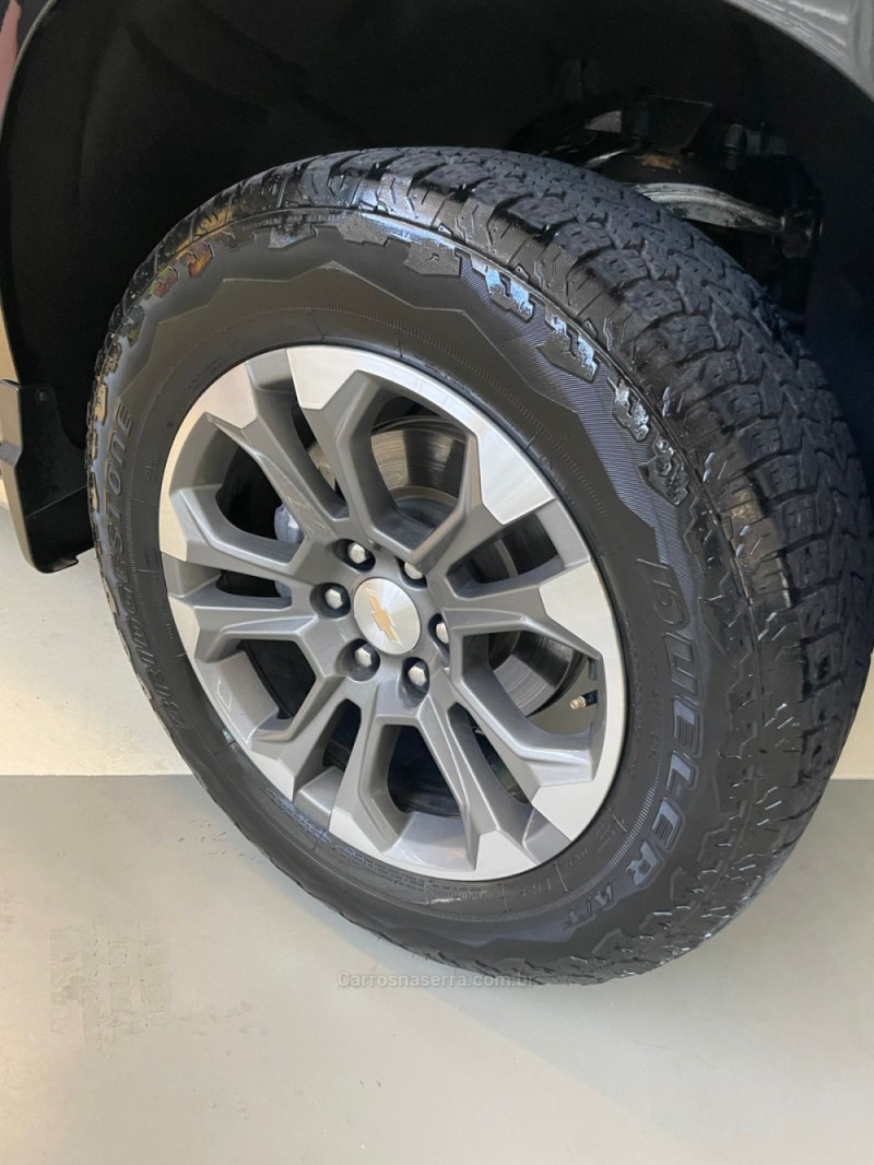 SILVERADO 5.3 1500 HIGH 4X4 COUNTRY GASOLINA 4X4 AUTOMÁTICO - 2024 - NOVO HAMBURGO