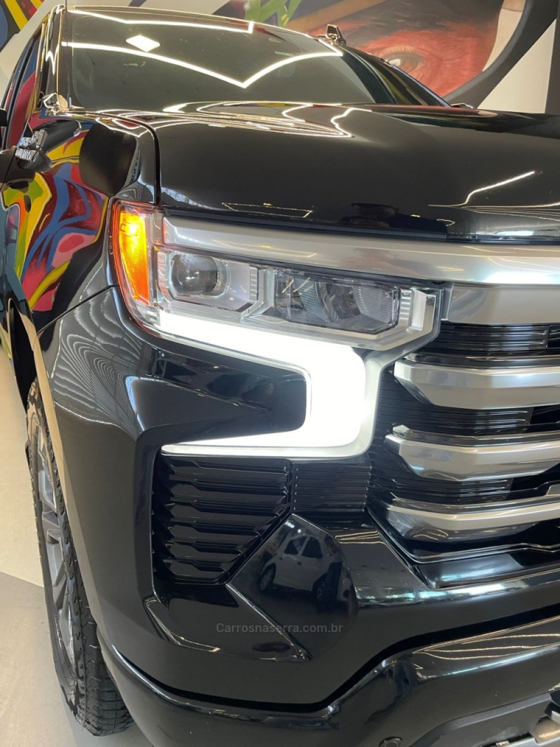 SILVERADO 5.3 1500 HIGH 4X4 COUNTRY GASOLINA 4X4 AUTOMÁTICO - 2024 - NOVO HAMBURGO