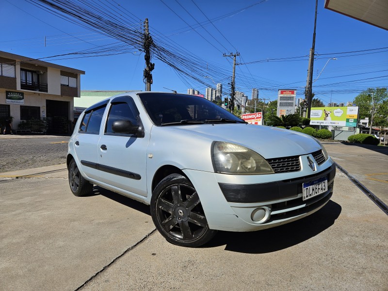CLIO 1.0 AUTHENTIQUE 8V GASOLINA 4P MANUAL - 2003 - CAXIAS DO SUL