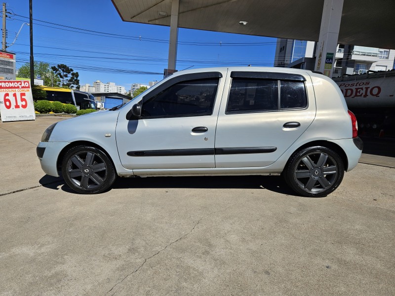 CLIO 1.0 AUTHENTIQUE 8V GASOLINA 4P MANUAL - 2003 - CAXIAS DO SUL