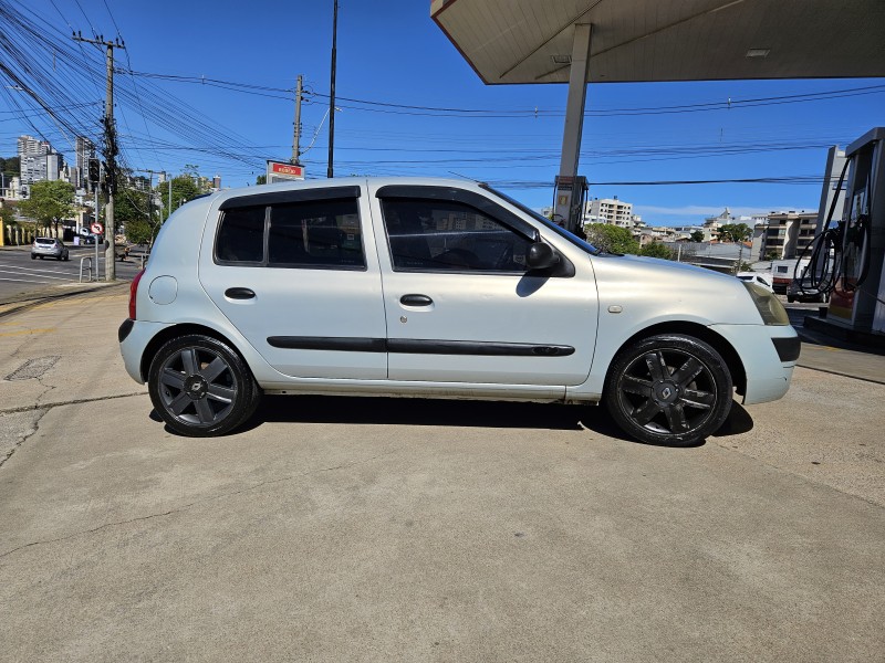 CLIO 1.0 AUTHENTIQUE 8V GASOLINA 4P MANUAL - 2003 - CAXIAS DO SUL