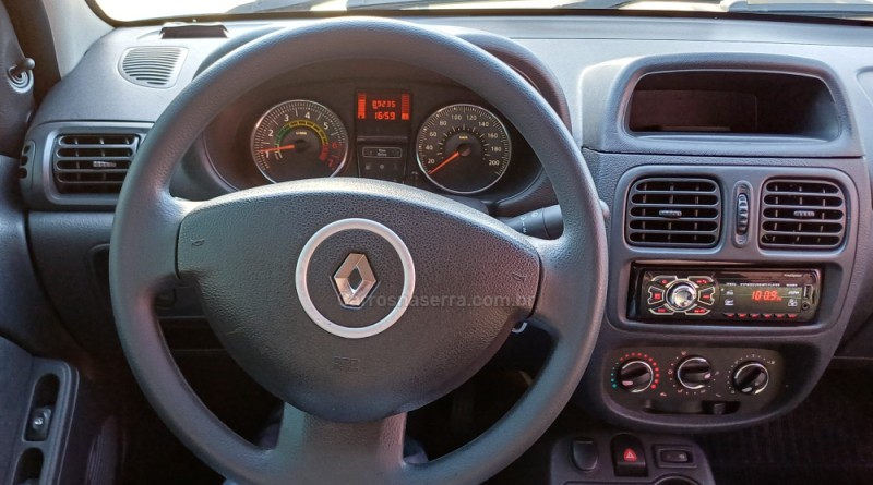 CLIO 1.0 EXPRESSION 16V FLEX 4P MANUAL - 2015 - FARROUPILHA