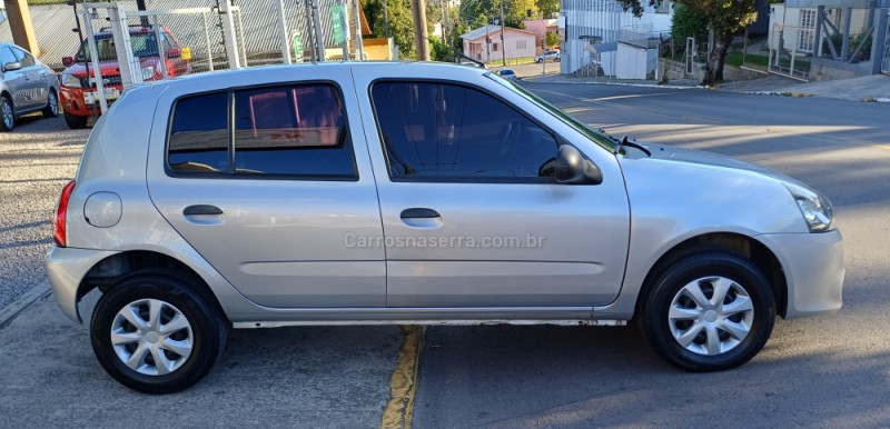 CLIO 1.0 EXPRESSION 16V FLEX 4P MANUAL - 2015 - FARROUPILHA