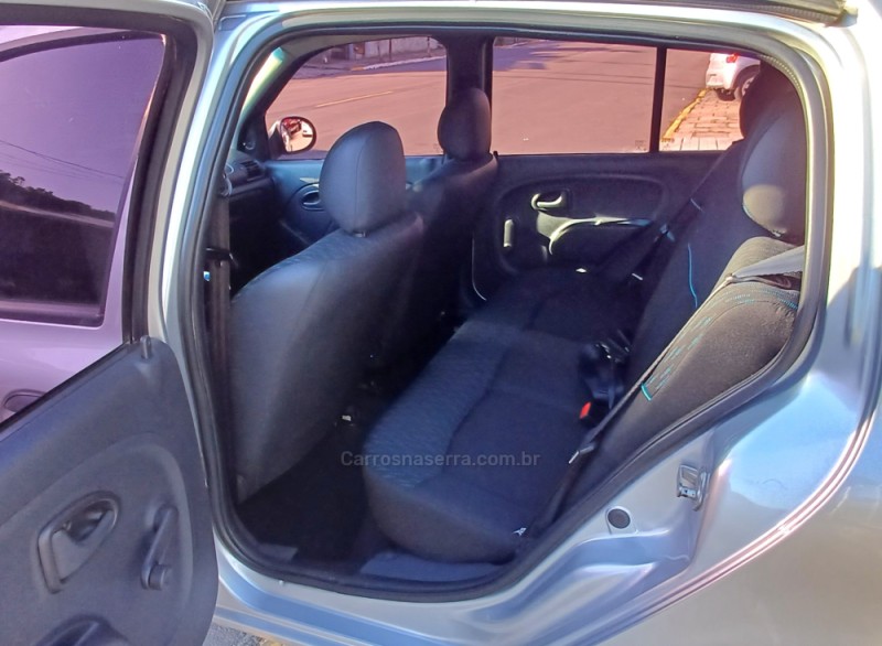 CLIO 1.0 EXPRESSION 16V FLEX 4P MANUAL - 2015 - FARROUPILHA