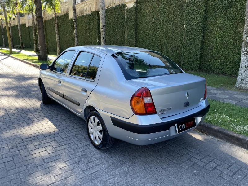CLIO 1.0 AUTHENTIQUE 16V GASOLINA 4P MANUAL - 2005 - CAXIAS DO SUL