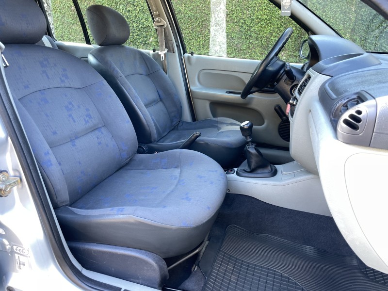 CLIO 1.0 AUTHENTIQUE 16V GASOLINA 4P MANUAL - 2005 - CAXIAS DO SUL