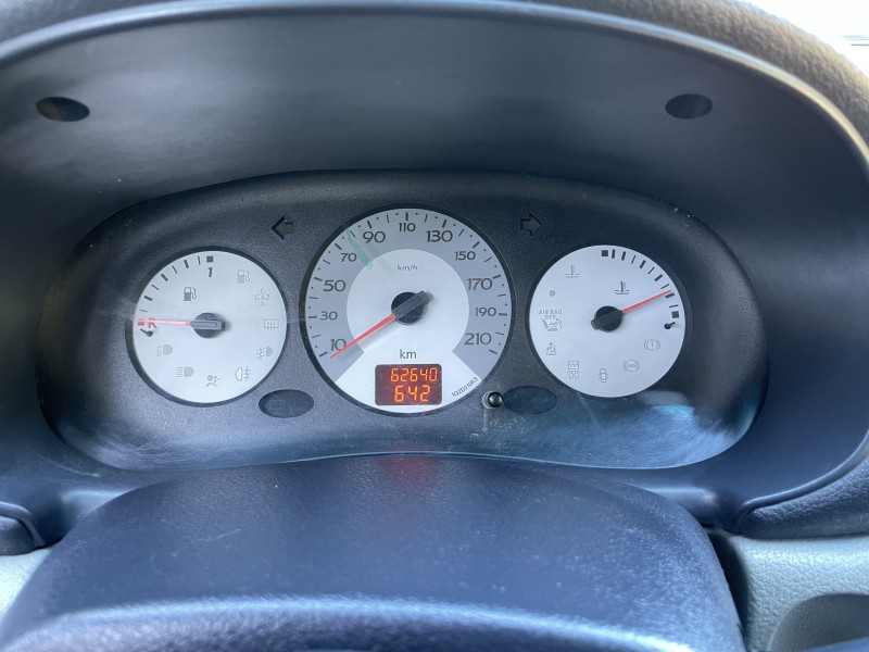 CLIO 1.0 AUTHENTIQUE 16V GASOLINA 4P MANUAL - 2005 - CAXIAS DO SUL