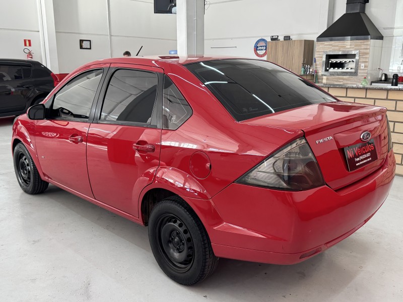 FIESTA 1.6 SE SEDAN 16V FLEX 4P MANUAL - 2014 - CAXIAS DO SUL