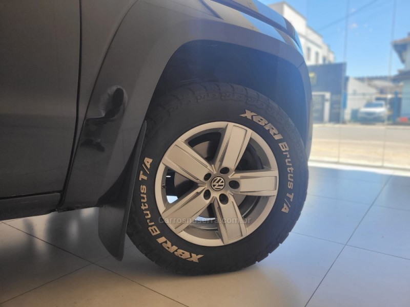 AMAROK 3.0 V6 TDI HIGHLINE CD DIESEL 4MOTION AUTOMÁTICO - 2018 - CANELA