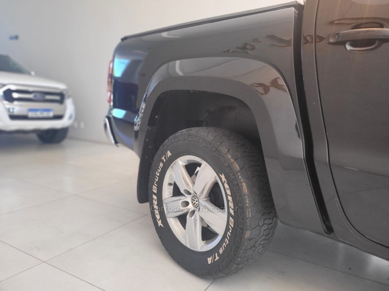 AMAROK 3.0 V6 TDI HIGHLINE CD DIESEL 4MOTION AUTOMÁTICO - 2018 - CANELA