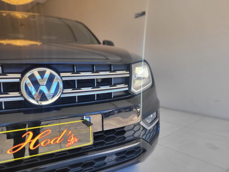 AMAROK 3.0 V6 TDI HIGHLINE CD DIESEL 4MOTION AUTOMÁTICO - 2018 - CANELA