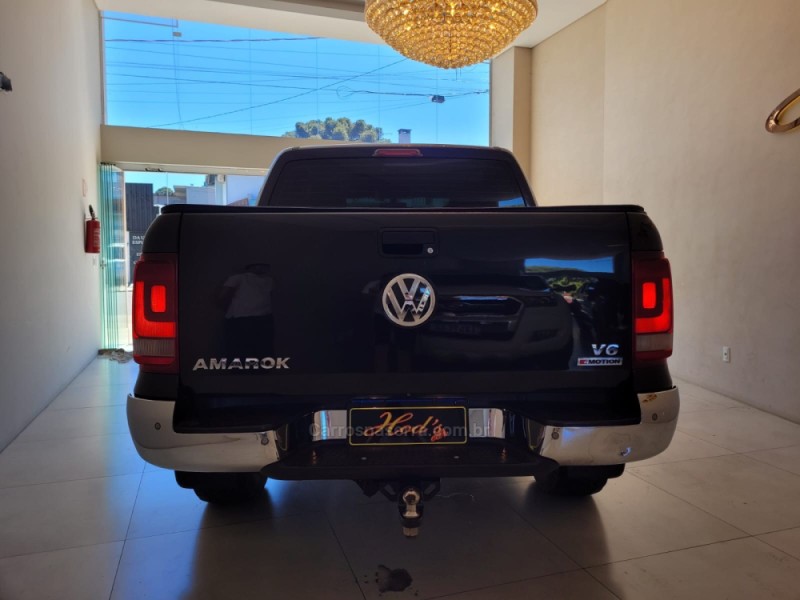 AMAROK 3.0 V6 TDI HIGHLINE CD DIESEL 4MOTION AUTOMÁTICO - 2018 - CANELA