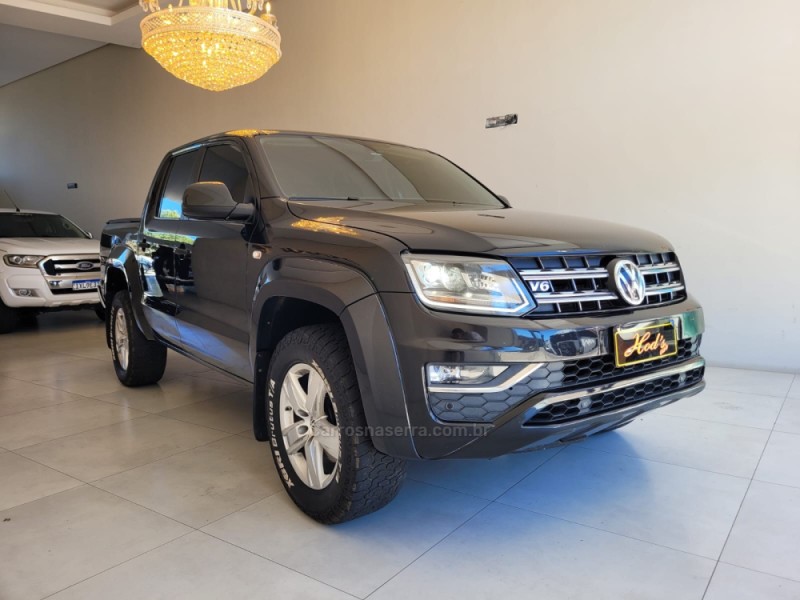AMAROK 3.0 V6 TDI HIGHLINE CD DIESEL 4MOTION AUTOMÁTICO - 2018 - CANELA