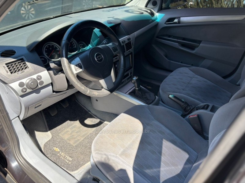 VECTRA 2.0 MPFI ELEGANCE 8V FLEX 4P MANUAL - 2009 - CANELA