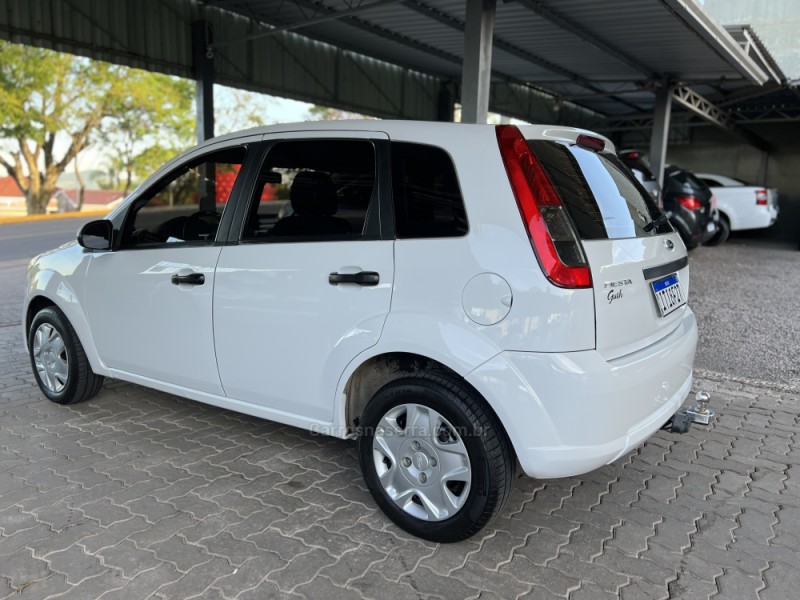 FIESTA 1.0 MPI CLASS HATCH 8V FLEX 4P MANUAL - 2013 - BOM PRINCíPIO