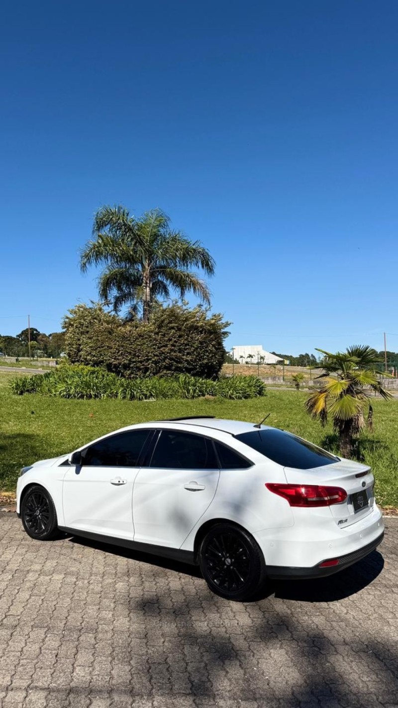 FOCUS 2.0 TITANIUM PLUS SEDAN 16V FLEX 4P AUTOMÁTICO - 2016 - CAXIAS DO SUL