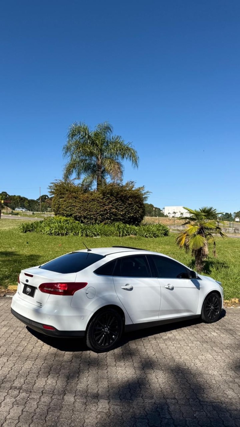 FOCUS 2.0 TITANIUM PLUS SEDAN 16V FLEX 4P AUTOMÁTICO - 2016 - CAXIAS DO SUL