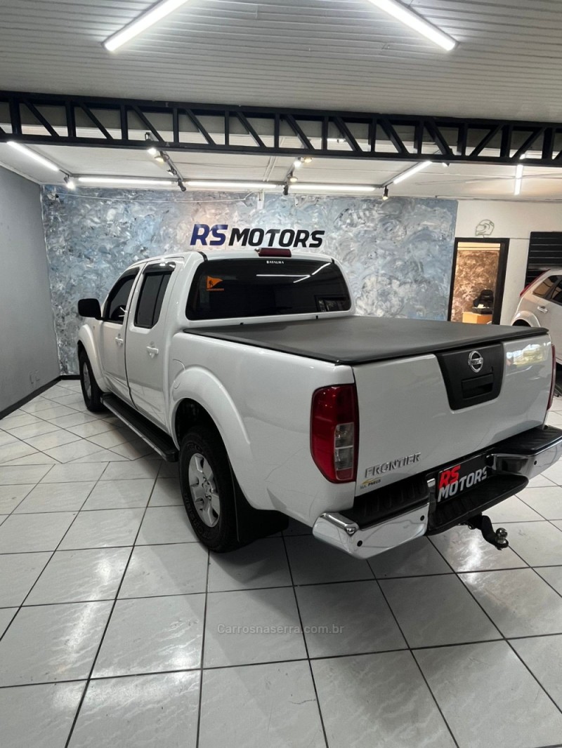 FRONTIER 2.5 S 4X4 CD TURBO ELETRONIC DIESEL 4P MANUAL - 2015 - CAXIAS DO SUL