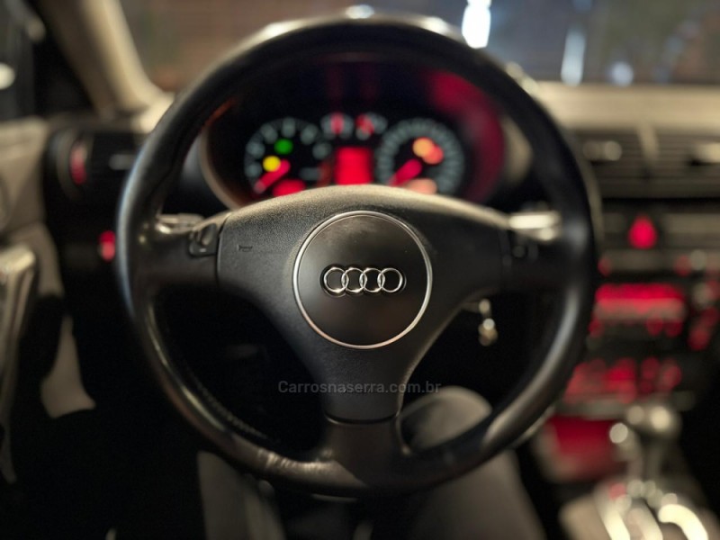 A3 1.8 20V 180CV TURBO GASOLINA 4P AUTOMÁTICO - 2003 - FARROUPILHA