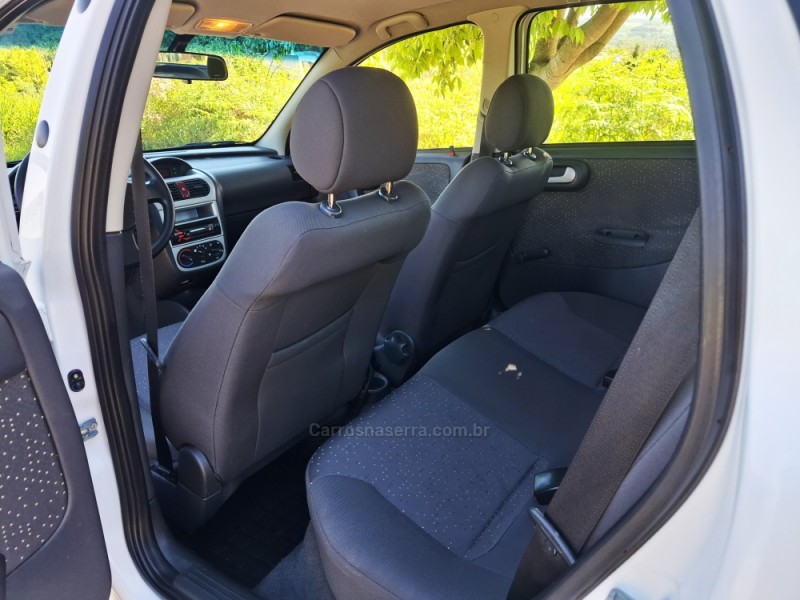 CORSA 1.4 MPFI PREMIUM SEDAN 8V FLEX 4P MANUAL - 2011 - BENTO GONçALVES