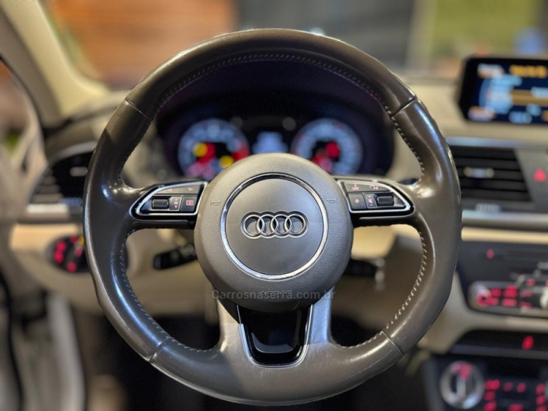 Q3 2.0 TFSI AMBIENTE QUATTRO 4P GASOLINA S TRONIC - 2015 - FARROUPILHA