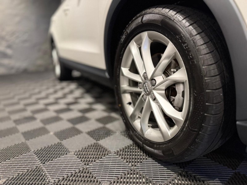 Q3 2.0 TFSI AMBIENTE QUATTRO 4P GASOLINA S TRONIC - 2015 - FARROUPILHA