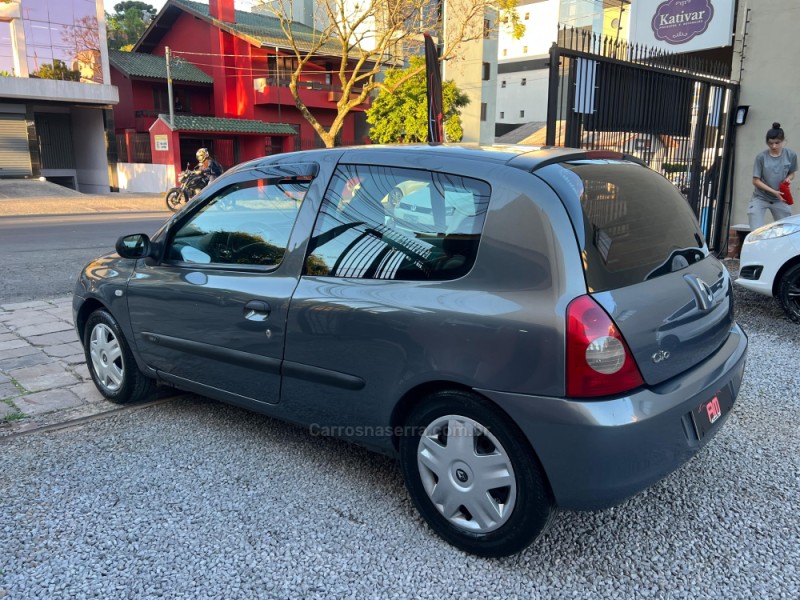 CLIO 1.0 CAMPUS 16V FLEX 2P MANUAL - 2011 - CAXIAS DO SUL