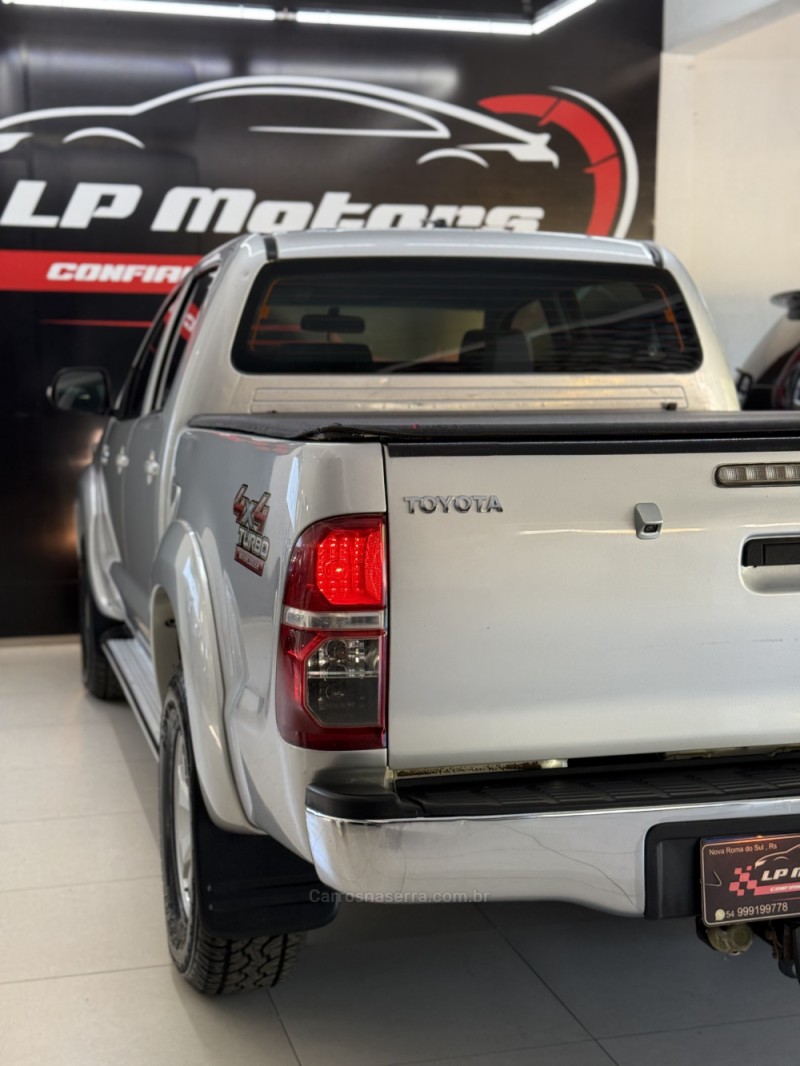 HILUX 3.0 SRV 4X4 CD 16V TURBO DIESEL 4P MANUAL - 2012 - FARROUPILHA