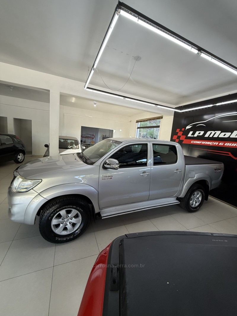 HILUX 3.0 SRV 4X4 CD 16V TURBO DIESEL 4P MANUAL - 2012 - FARROUPILHA