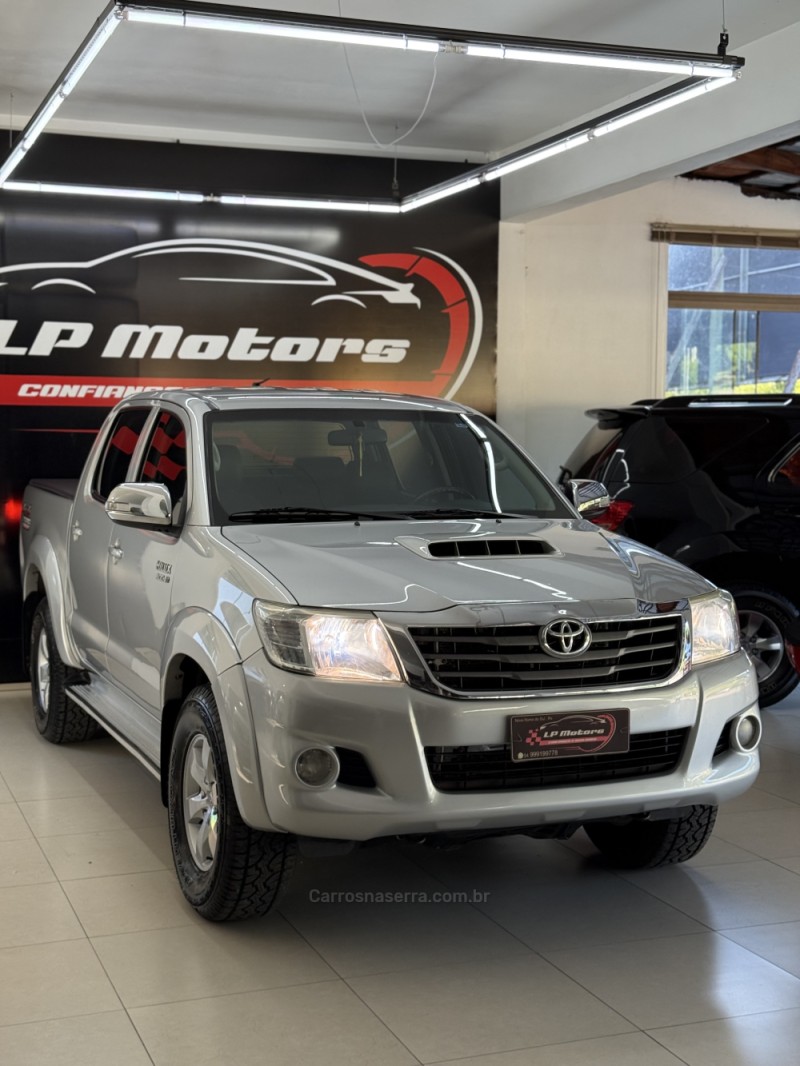 HILUX 3.0 SRV 4X4 CD 16V TURBO DIESEL 4P MANUAL - 2012 - FARROUPILHA