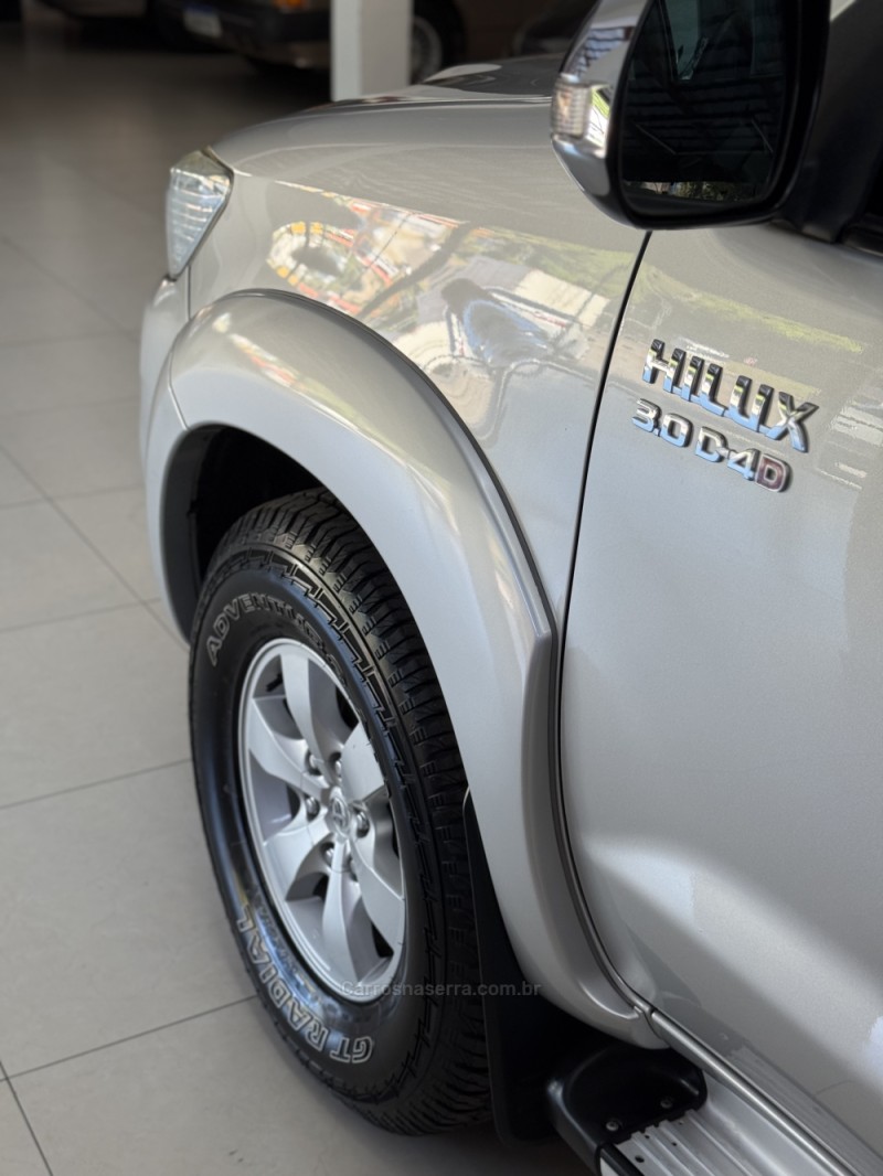 HILUX 3.0 SRV 4X4 CD 16V TURBO DIESEL 4P MANUAL - 2012 - FARROUPILHA