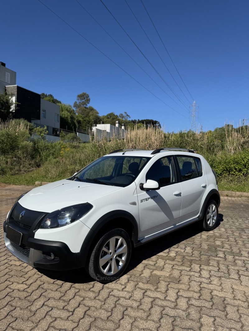 SANDERO 1.6 STEPWAY 16V FLEX 4P MANUAL - 2014 - BENTO GONçALVES