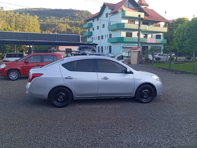 VERSA 1.6 16V FLEX SL 4P MANUAL - 2014 - PICADA CAFé