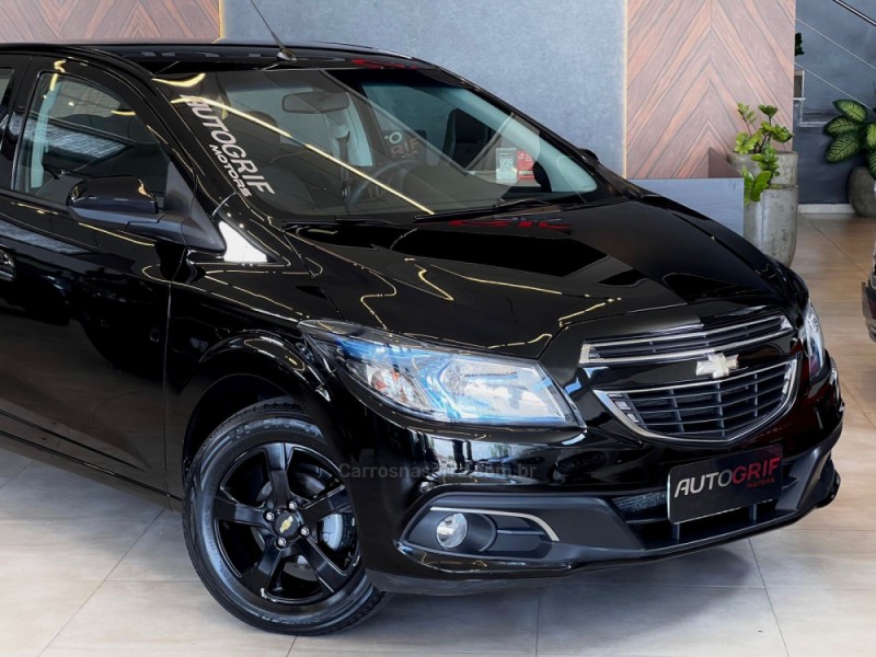 ONIX 1.4 MPFI LTZ 8V FLEX 4P MANUAL - 2016 - CAMPO BOM