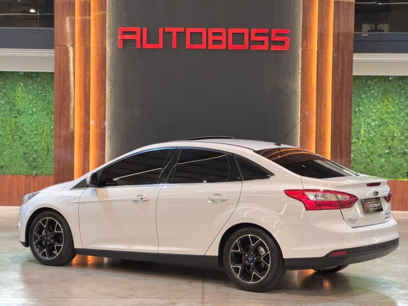 FOCUS 2.0 TITANIUM SEDAN 16V FLEX 4P AUTOMÁTICO - 2015 - NOVO HAMBURGO