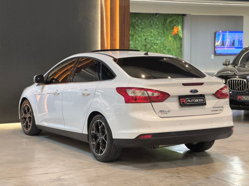 FOCUS 2.0 TITANIUM SEDAN 16V FLEX 4P AUTOMÁTICO - 2015 - NOVO HAMBURGO