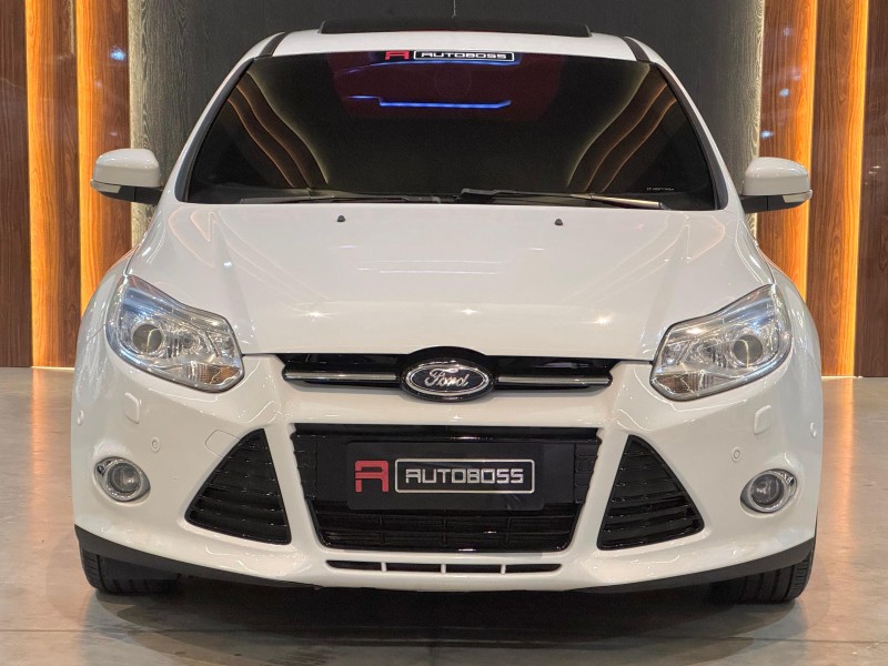 FOCUS 2.0 TITANIUM SEDAN 16V FLEX 4P AUTOMÁTICO - 2015 - NOVO HAMBURGO