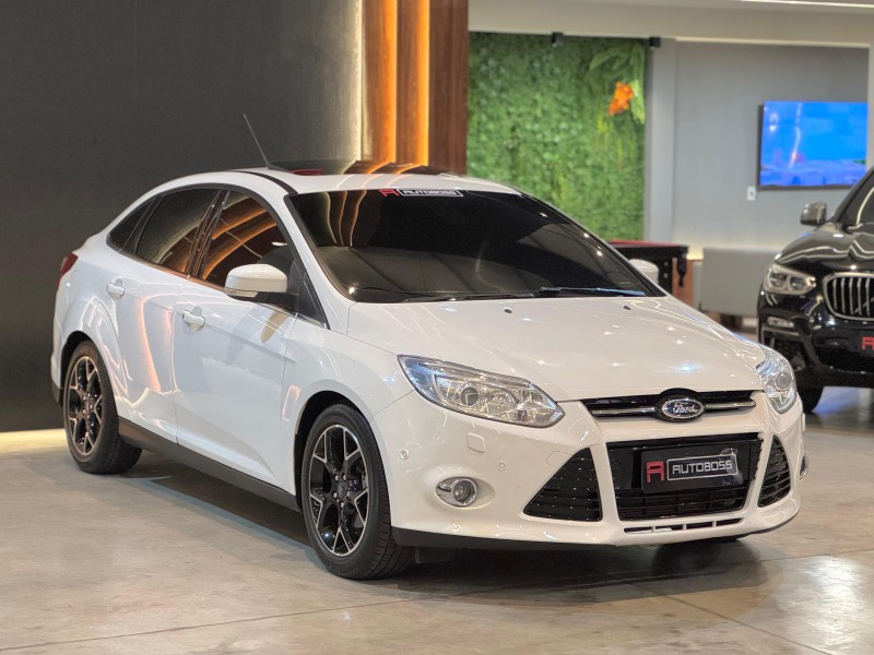 FOCUS 2.0 TITANIUM SEDAN 16V FLEX 4P AUTOMÁTICO - 2015 - NOVO HAMBURGO