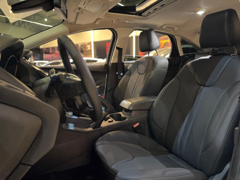 FOCUS 2.0 TITANIUM SEDAN 16V FLEX 4P AUTOMÁTICO - 2015 - NOVO HAMBURGO