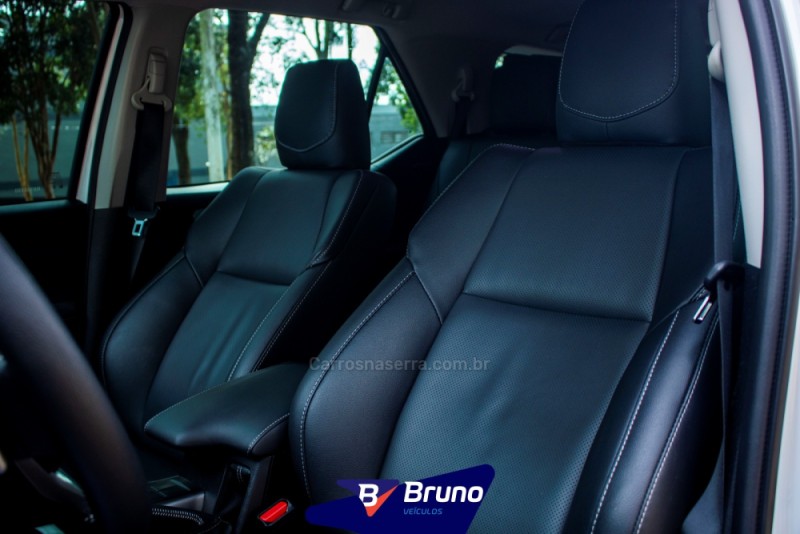 HILUX SW4 2.8 4X4 SRX PLATINUM TURBO 7 LUGARES DIESEL 4P AUTOMÁTICO - 2024 - PALMEIRA DAS MISSõES