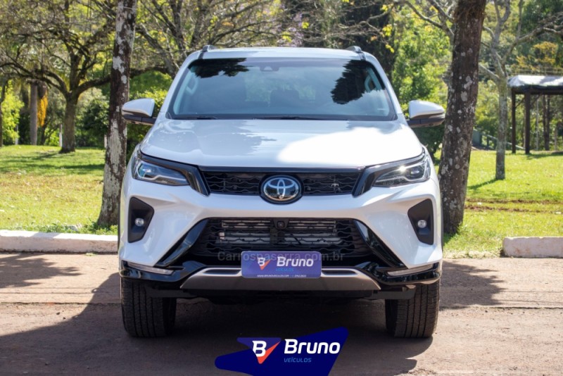 HILUX SW4 2.8 4X4 SRX PLATINUM TURBO 7 LUGARES DIESEL 4P AUTOMÁTICO - 2024 - PALMEIRA DAS MISSõES