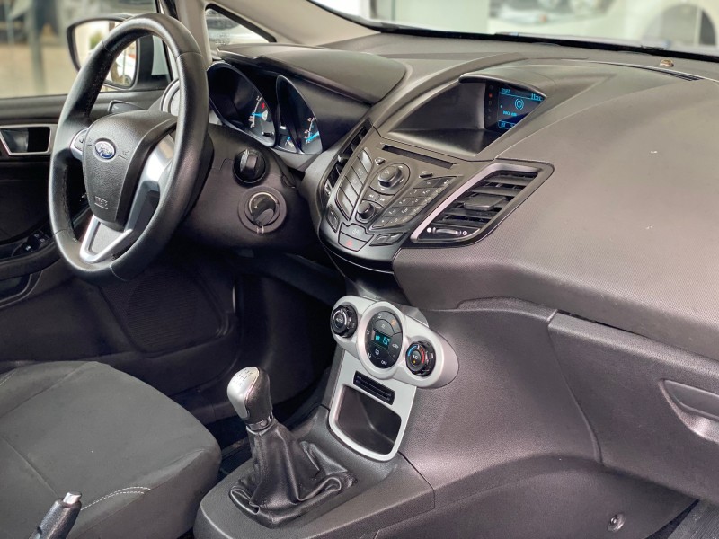 FIESTA 1.6 SE HATCH 16V FLEX 4P MANUAL - 2014 - CAXIAS DO SUL