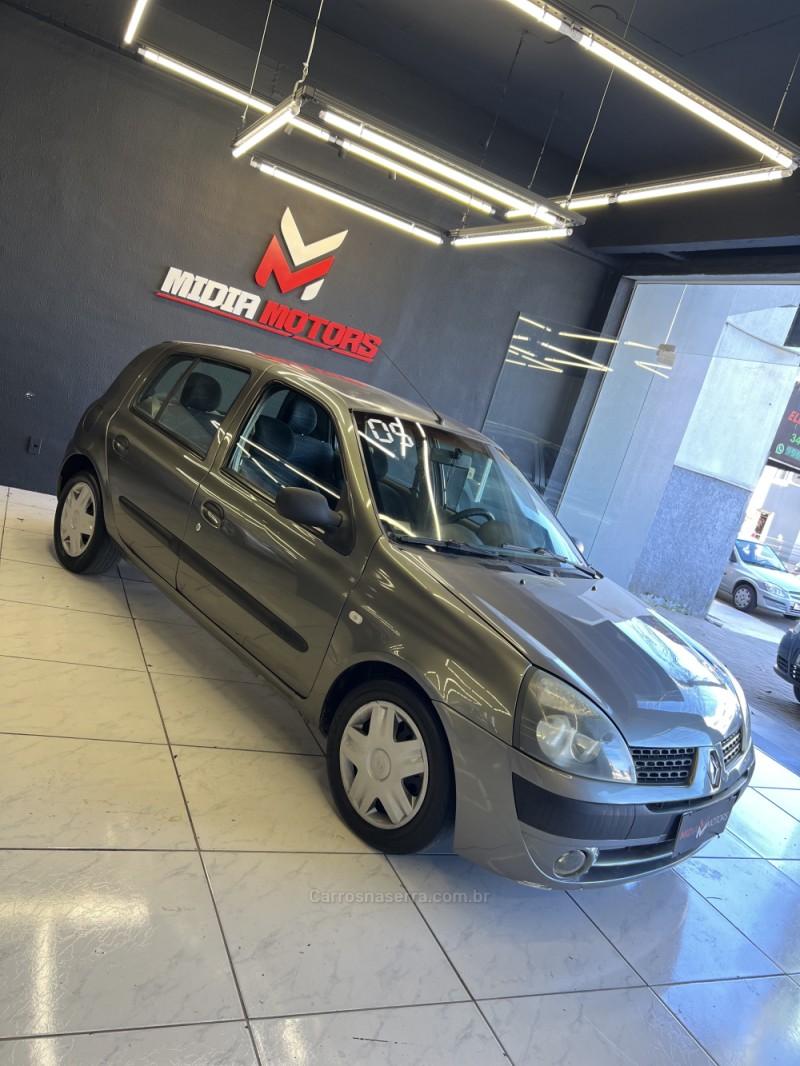 CLIO 1.0 AUTHENTIQUE 16V FLEX 2P MANUAL - 2005 - CAXIAS DO SUL