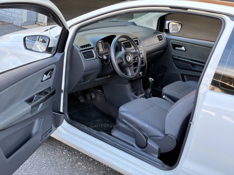 FOX 1.0 MI 8V FLEX 2P MANUAL - 2011 - VENâNCIO AIRES