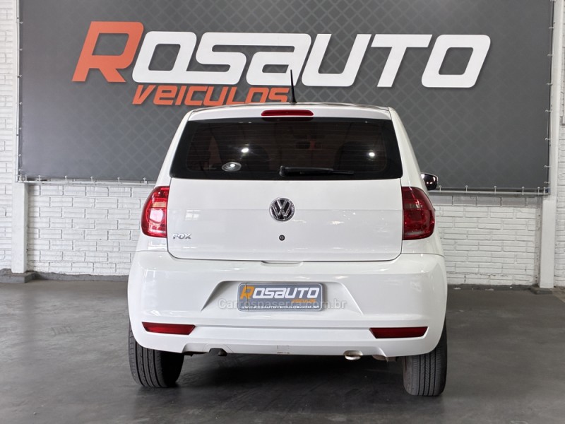 FOX 1.0 MI 8V FLEX 2P MANUAL - 2011 - VENâNCIO AIRES