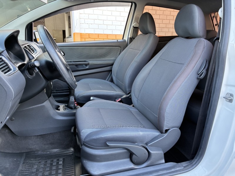 FOX 1.0 MI 8V FLEX 2P MANUAL - 2011 - VENâNCIO AIRES