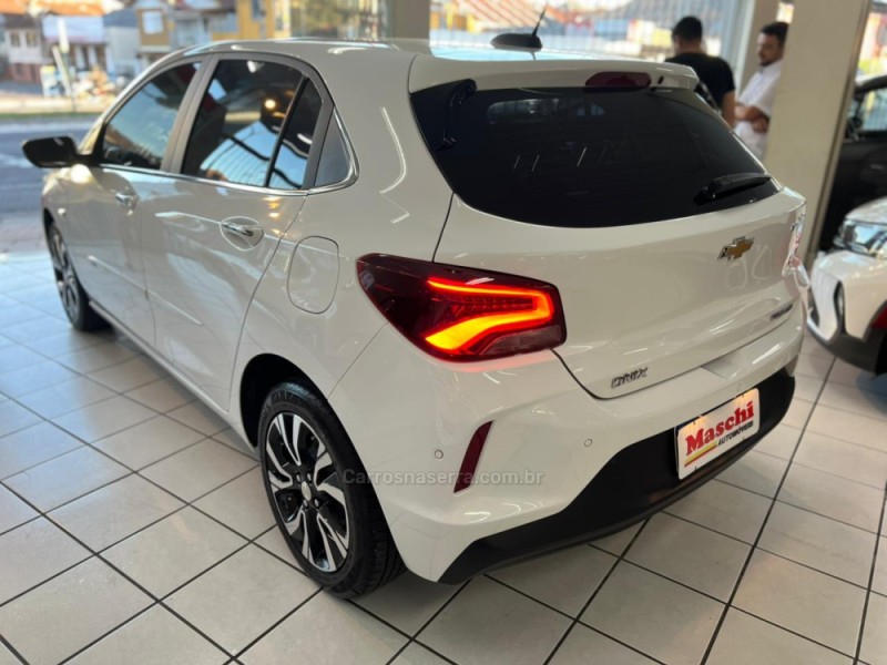 ONIX 1.0 PREMIER II 12V TURBO FLEX 4P AUTOMÁTICO - 2024 - CAXIAS DO SUL