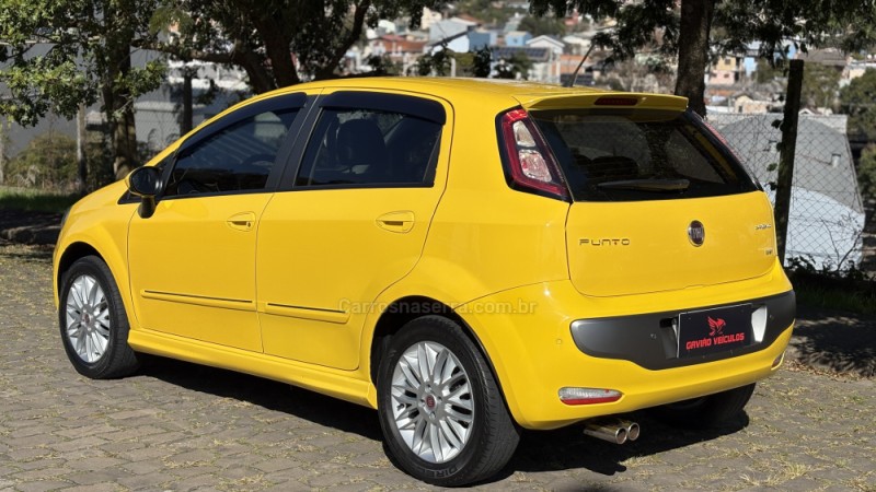 PUNTO 1.8 SPORTING 16V FLEX 4P MANUAL - 2016 - CAXIAS DO SUL
